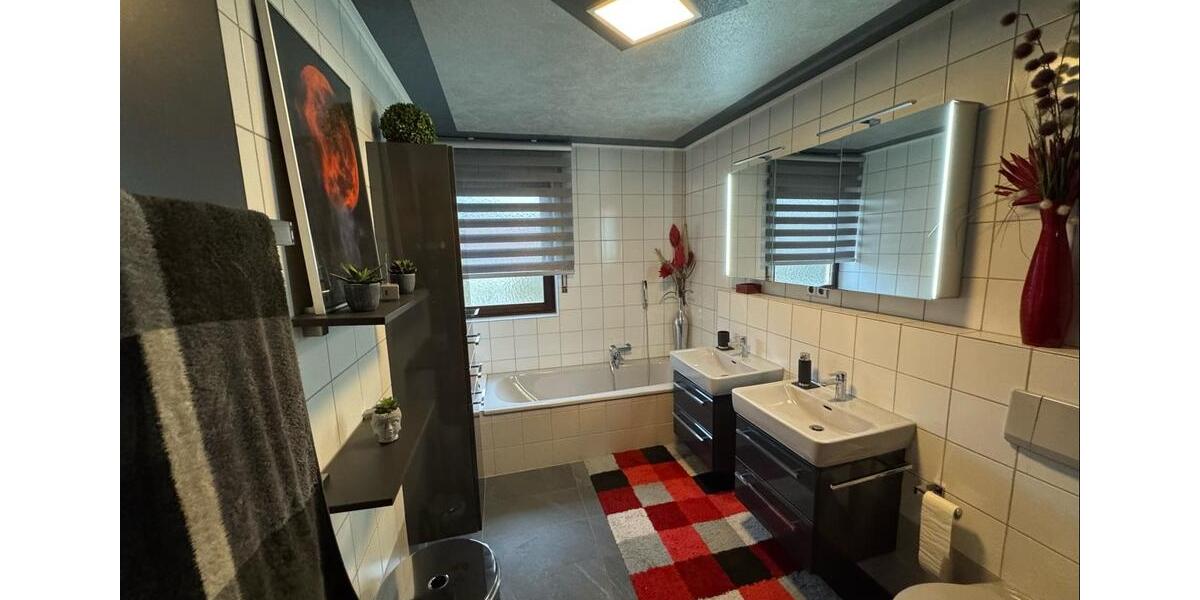 Dachgeschoßwohnung Fürth Eigenes Heim - 4 Zimmer, 126 m&sup2;, 1.350&euro; | Angebot:23780723