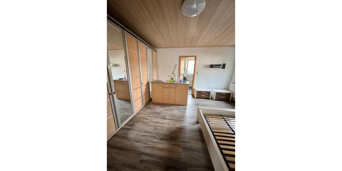 Etagenwohnung Eschenburg - 3 Zimmer, 100 m&sup2;, 700&euro; | Angebot:26201198
