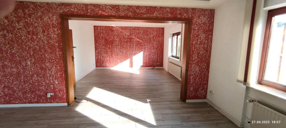 Etagenwohnung Windeck - 4 Zimmer, 150 m&sup2;, 1.100&euro; | Angebot:25239874
