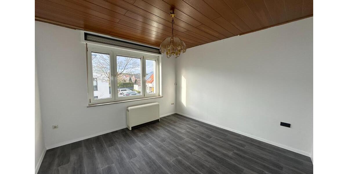 Etagenwohnung Bad Lippspringe - 3 Zimmer, 79 m&sup2;, 650&euro; | Angebot:25204274