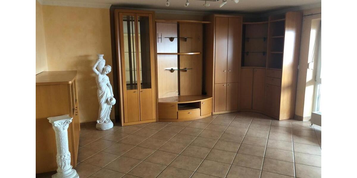 Hochparterre Regen - 4 Zimmer, 120 m&sup2;, 790&euro; | Angebot:24375002