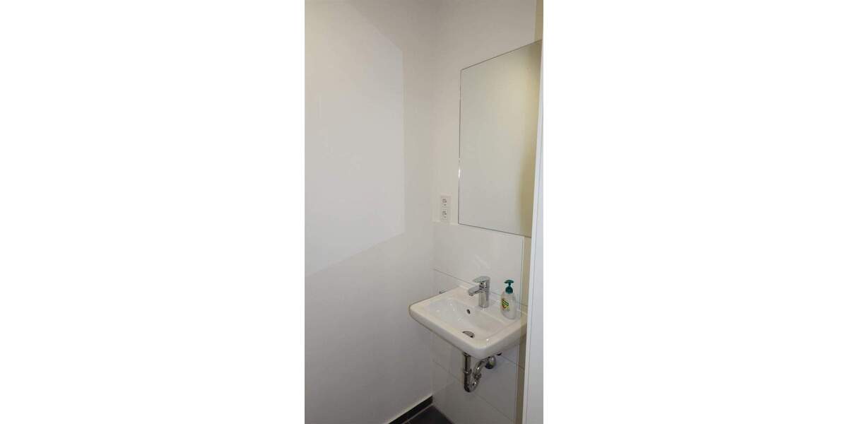 Moderne 3 Zimmer Wohnung mit EBK, Sonnenterrasse, Fernblick. Frisch renoviert. 3 zimmer