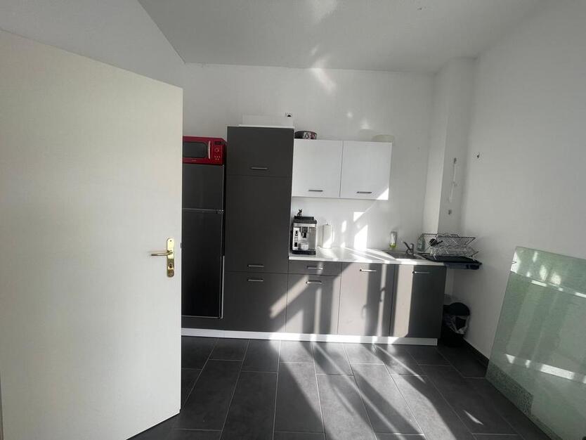 Größzügiges Büro zu vermieten