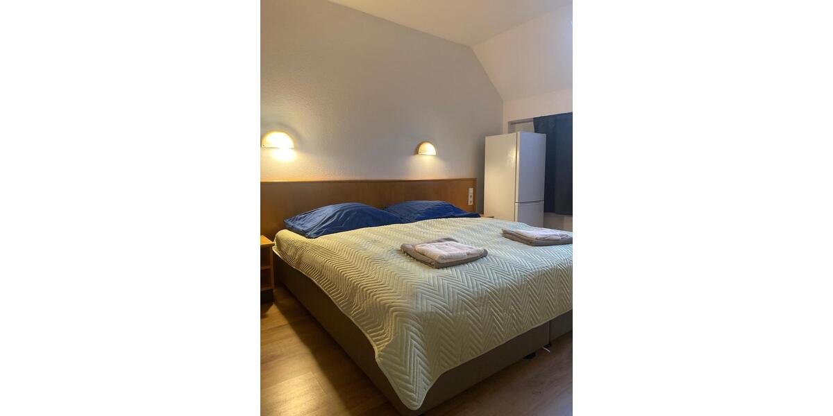 Wohnen auf Zeit Albertshofen - 9 Zimmer, 24 m&sup2;, 18&euro; | Angebot:26339486