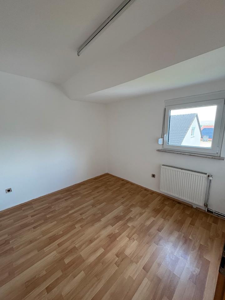 Neu renoviertes Einfamilienhaus mit Garten & Stellplatz