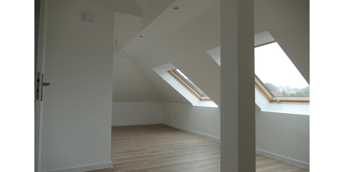 Dachgeschoßwohnung Dresden Cotta - 4 Zimmer, 120 m&sup2;, 1.500&euro; | Angebot:21638900