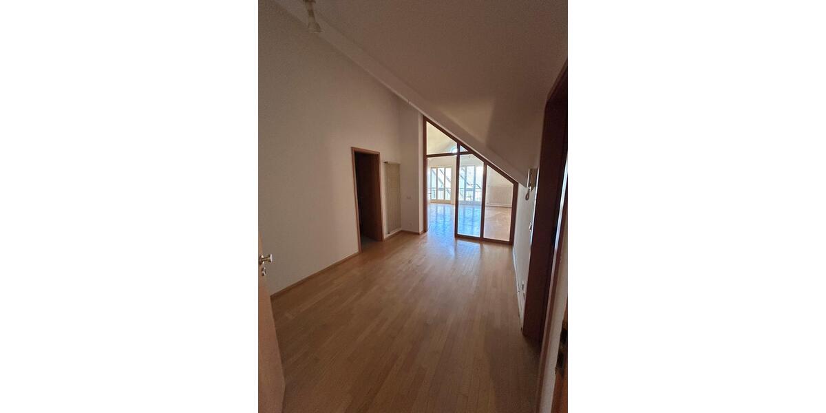 Dachgeschoßwohnung Marienberg - 1 Zimmer, 50 m&sup2;, 295&euro; | Angebot:26585339