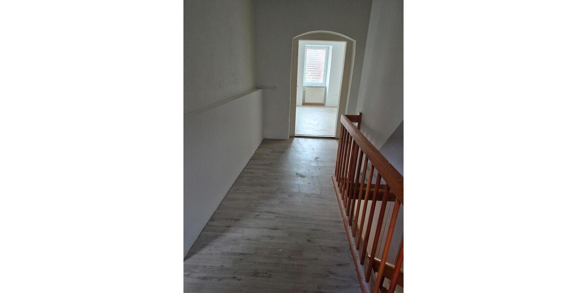 Etagenwohnung Oberviechtach - 2.5 Zimmer, 100 m&sup2;, 800&euro; | Angebot:26481239