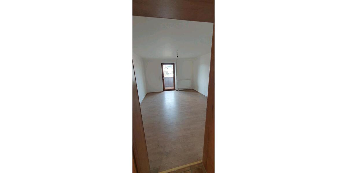 Etagenwohnung Zwiesel - 3 Zimmer, 100 m&sup2;, 800&euro; | Angebot:26327172