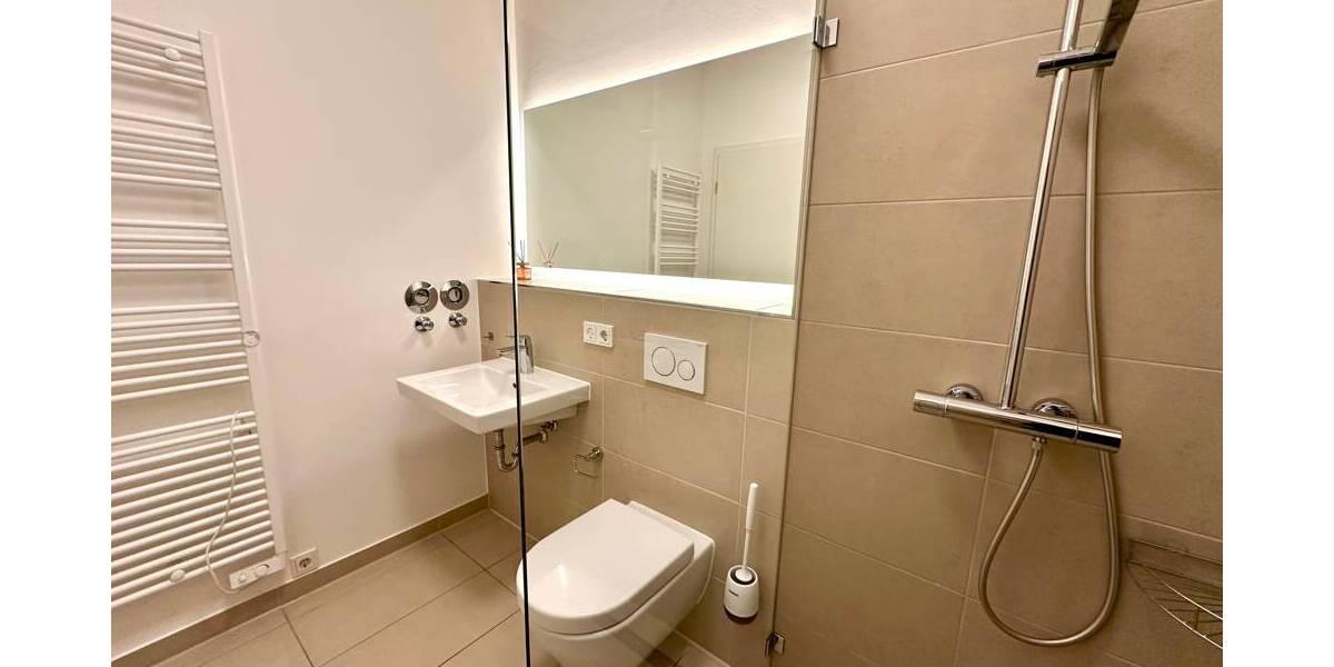 Etagenwohnung Mülheim Mitte - 4 Zimmer, 111 m&sup2;, 1.600&euro; | Angebot:25971060