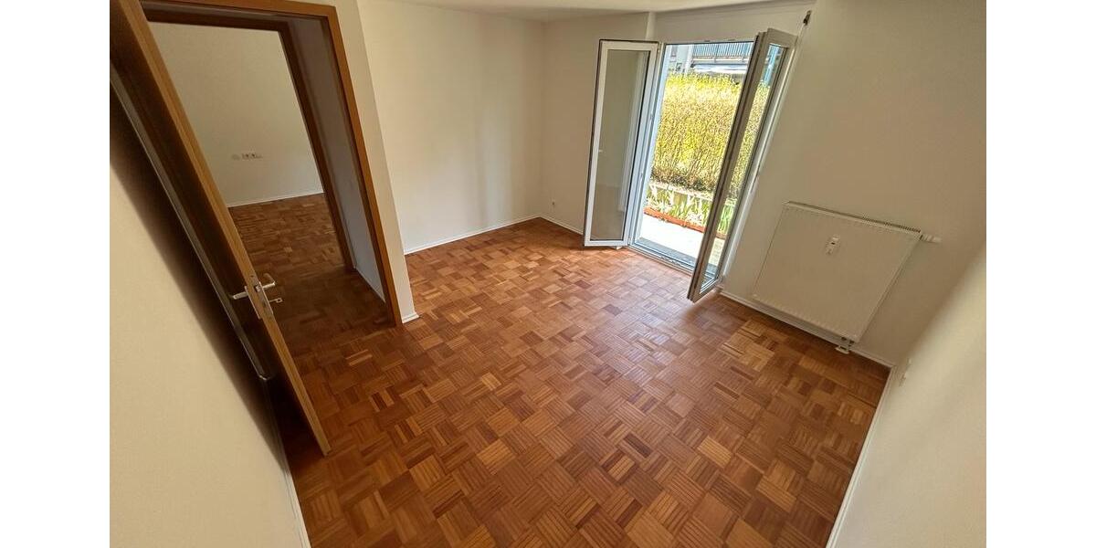 Etagenwohnung Freiberg am Neckar - 3 Zimmer, 79 m&sup2;, 1.100&euro; | Angebot:26045546