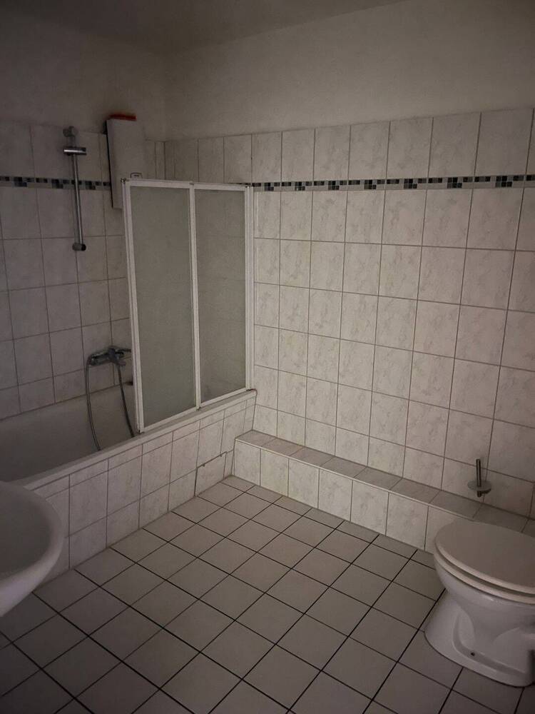 BESICHTIGUNG: DI., 02.09., 17.00 - 17.30 Uhr! Großzügige 4-Zimmer-Wohnung in Schnelsen, 95 m²! Befristete Vermietung für ein Jahr, auch an WG