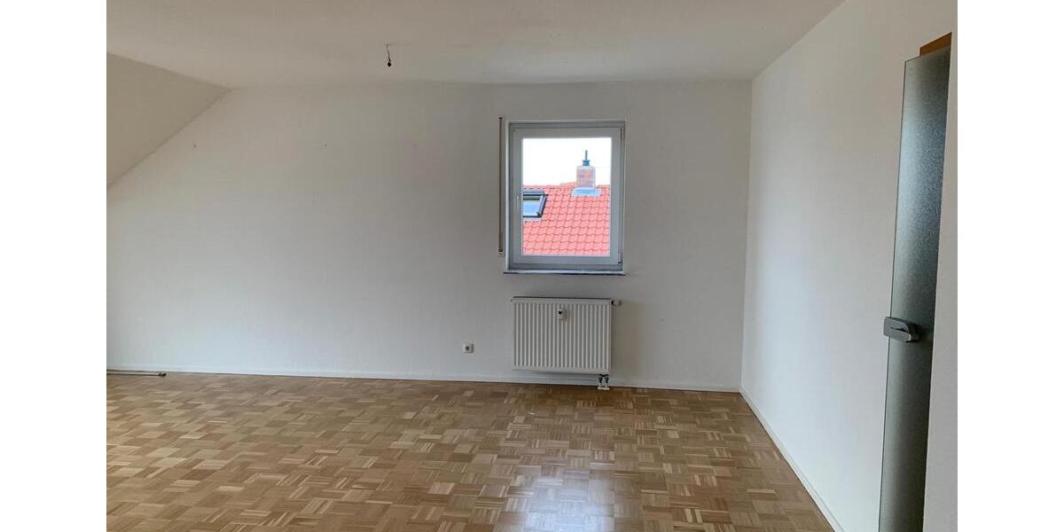 Dachgeschoßwohnung Biebesheim am Rhein - 3 Zimmer, 93 m&sup2;, 950&euro; | Angebot:25643968