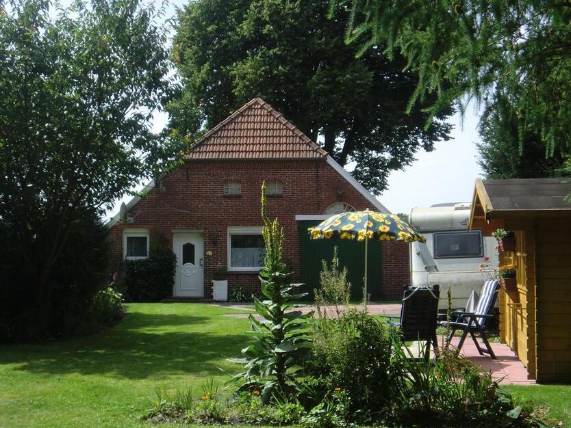 FerienWohnung Haus Annelie in Aurich, mit Hund, ruhig,nähe Nordse