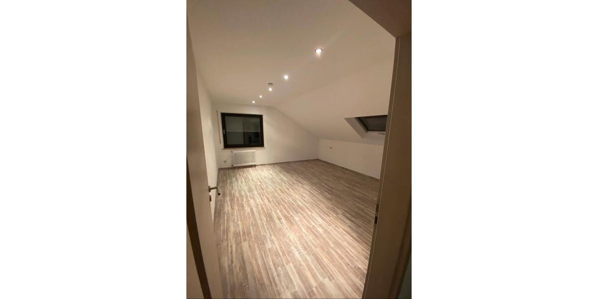 Dachgeschoßwohnung Rittersdorf - 3 Zimmer, 120 m&sup2;, 1.000&euro; | Angebot:26495950