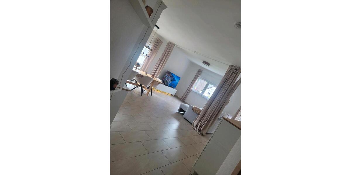 Terrassenwohnung Wiehl - 3 Zimmer, 120 m&sup2;, 1.200&euro; | Angebot:26538387