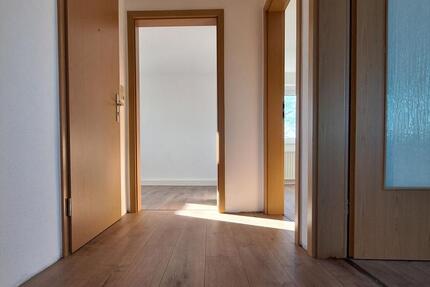 Wohnung Großschirma - 3 Zimmer, 62 m&sup2;, 437&euro; | Angebot:26001993