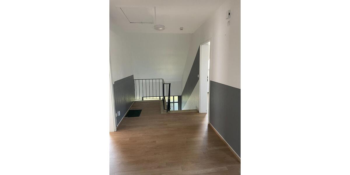 Dachgeschoßwohnung Lingen (Ems) - 3 Zimmer, 98 m&sup2;, 950&euro; | Angebot:24643463