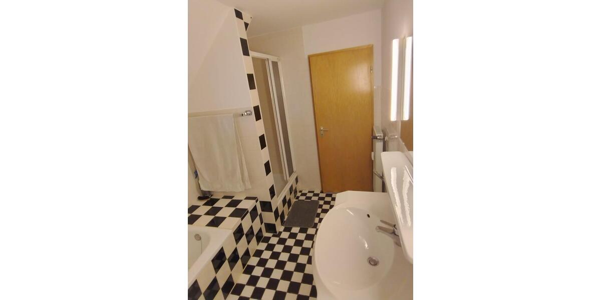 Dachgeschoßwohnung Irmenach - 3 Zimmer, 96 m&sup2;, 500&euro; | Angebot:25873815