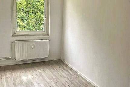 Neu sanierte, helle 4-Raum-Wohnung mit Balkon 4 zimmer