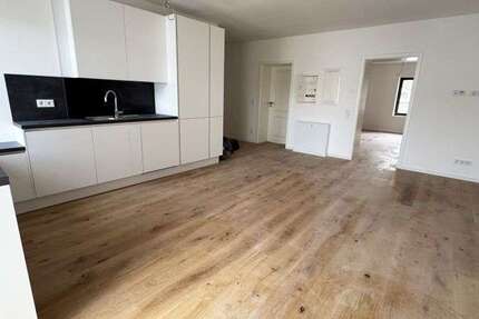 Wohnung Wiesbaden Mitte - 3 Zimmer, 82 m&sup2;, 1.558&euro; | Angebot:26737422