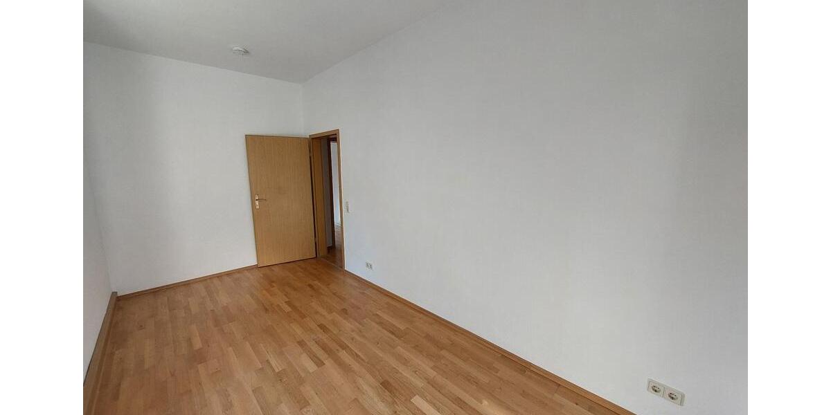 Hochparterre Döbeln - 1 Zimmer, 52 m&sup2;, 286&euro; | Angebot:25582035