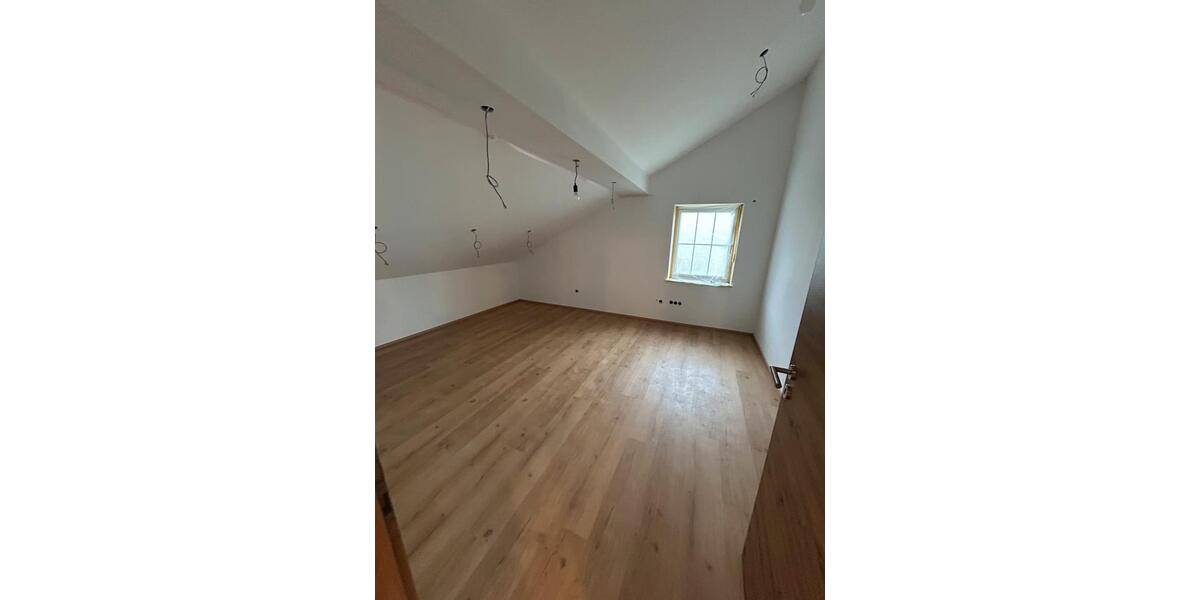 Dachgeschoßwohnung Mariaposching - 4 Zimmer, 1.050&euro; | Angebot:23621889