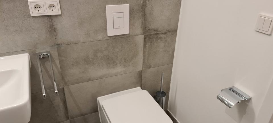 KEINE ANRUFE - nur schriftliche Anfragen - großzügige 1 Zimmer - Balkon - Tiefgarage - SB 3 Whg. 12 zimmer