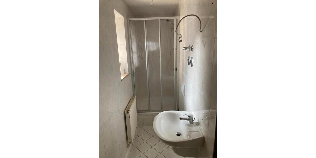 Etagenwohnung Ellefeld - 2 Zimmer, 40 m&sup2;, 230&euro; | Angebot:26194747