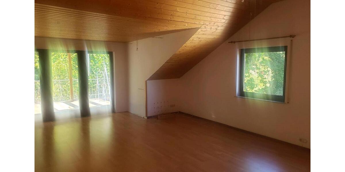 Dachgeschoßwohnung Rheinbach - 3 Zimmer, 97 m&sup2;, 850&euro; | Angebot:26110153