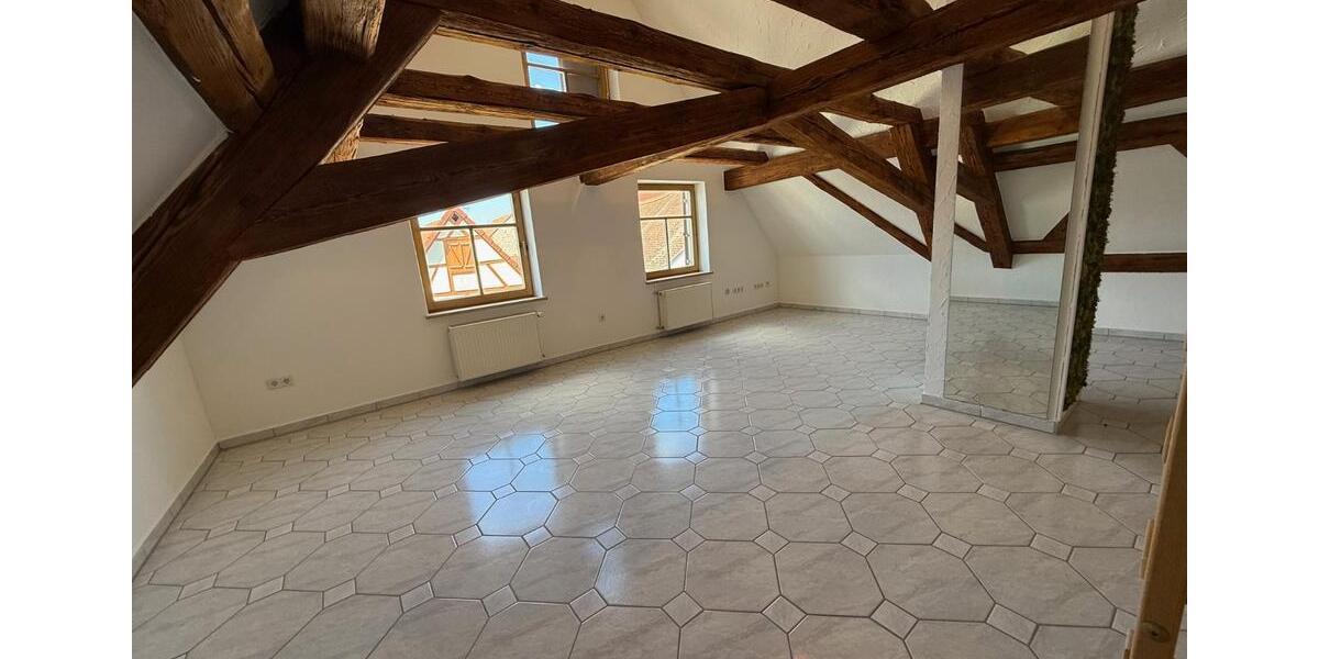 Erdgeschoßwohnung Lonnerstadt - 2.5 Zimmer, 83 m&sup2;, 829&euro; | Angebot:22658313