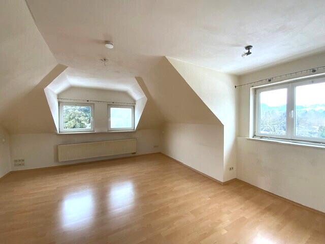 Dachgeschoßwohnung Kahla - 2 Zimmer, 65 m&sup2;, 510&euro; | Angebot:26444051