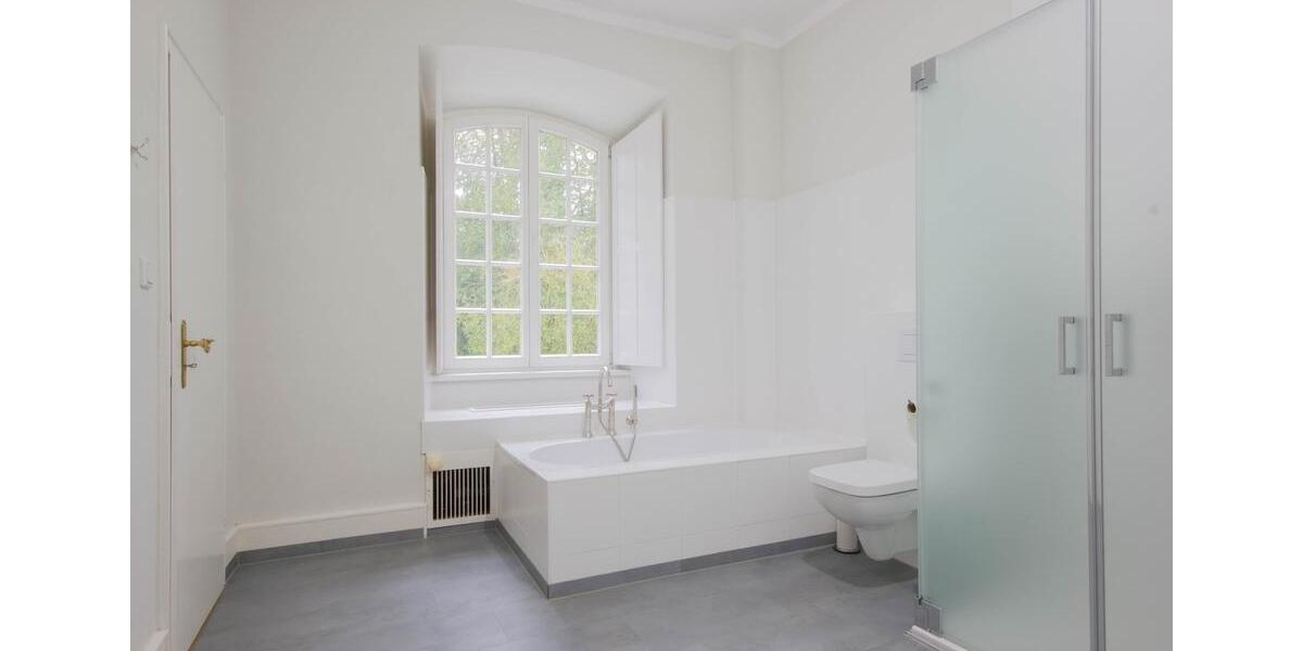 Einfamilienhaus Arnsberg Holzen - 10 Zimmer, 280 m&sup2;, 2.250&euro; | Angebot:25269571