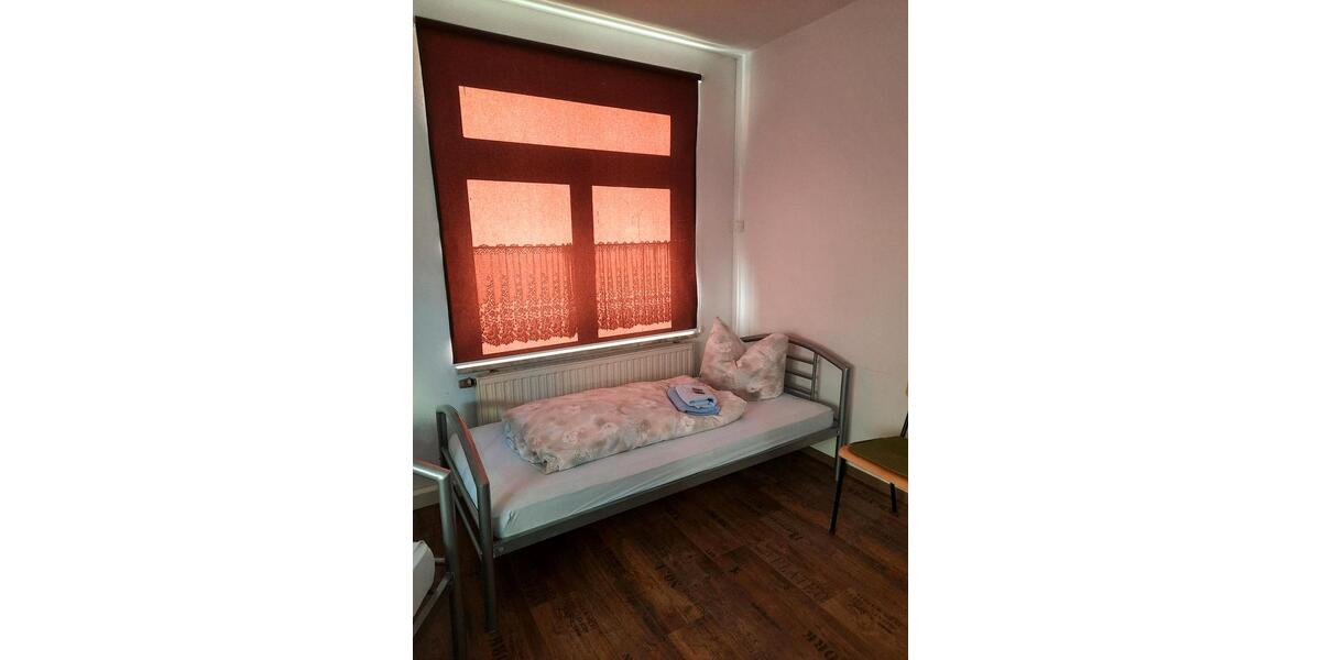 Wohnen auf Zeit Glauchau - 5 Zimmer, 100 m&sup2;, 340&euro; | Angebot:13740287