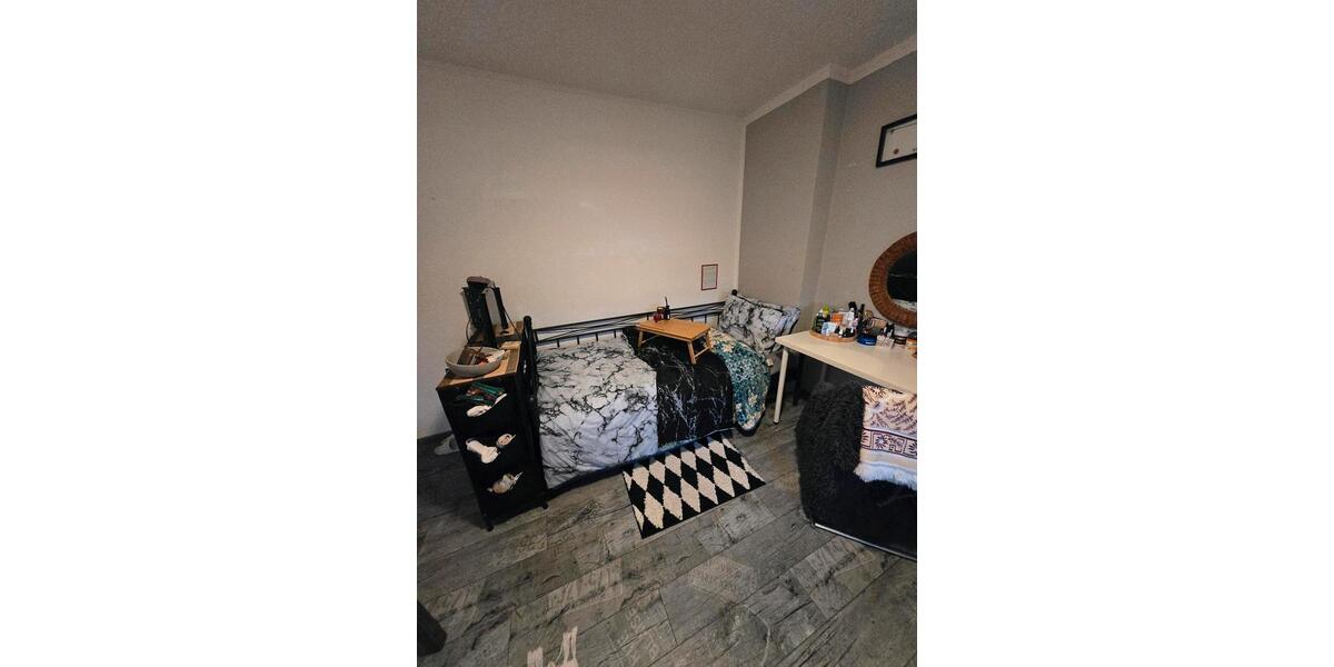 WG- Frauen in reiner Frauen wg in alte neuestadt ab 01.01.2026 1 zimmer