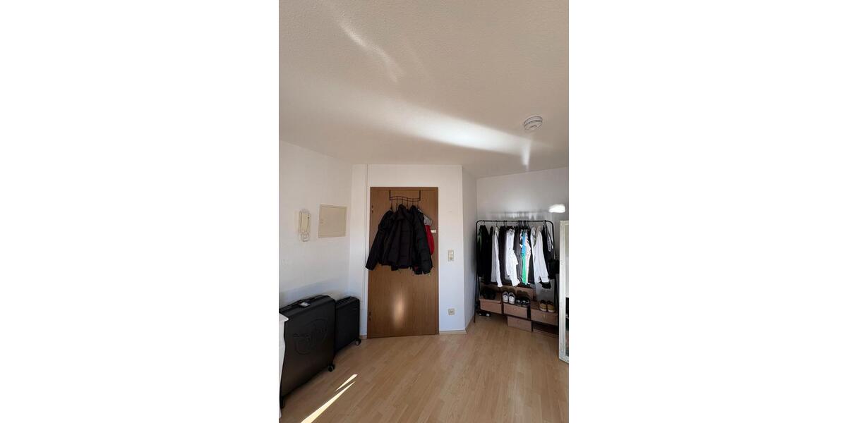 Dachgeschoßwohnung Halle (Saale) Damaschkestraße - 1 Zimmer, 35 m&sup2;, 335&euro; | Angebot:26693652