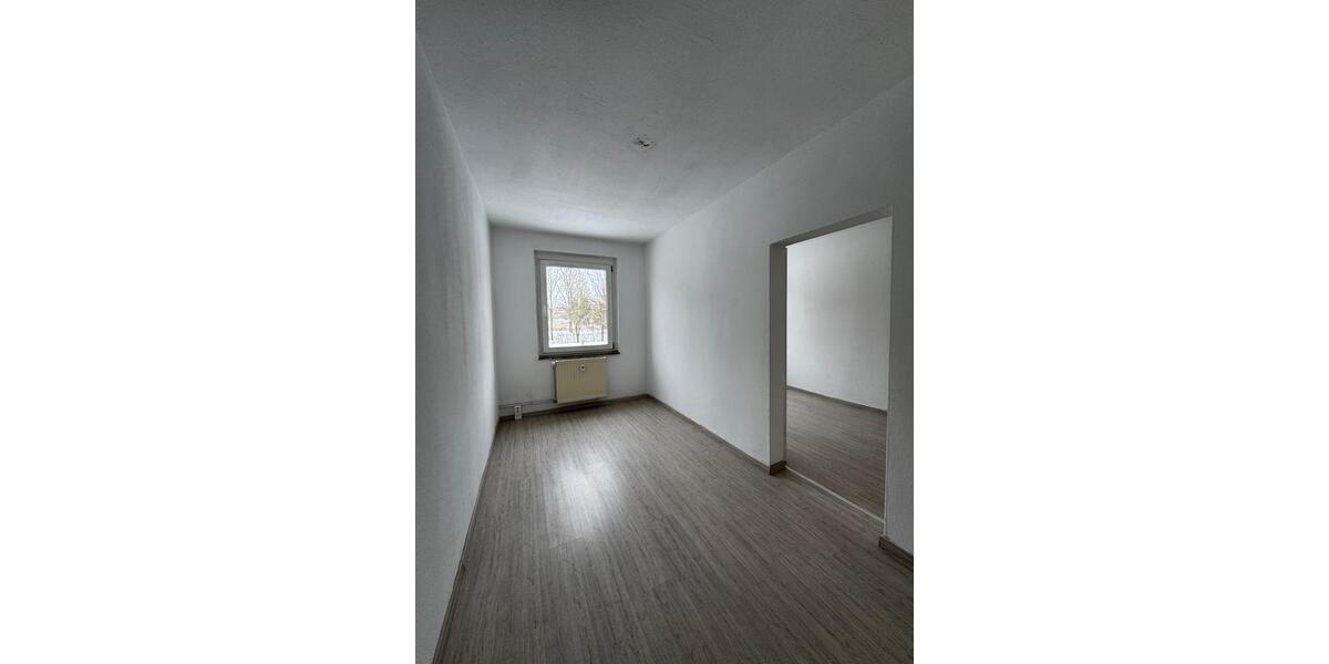 Erdgeschoßwohnung Zörbig - 4 Zimmer, 70 m&sup2;, 400&euro; | Angebot:24766022