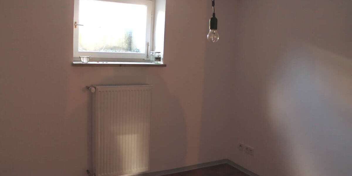 Reihenendhaus Forchheim - 3 Zimmer, 105 m&sup2;, 1.350&euro; | Angebot:24367402