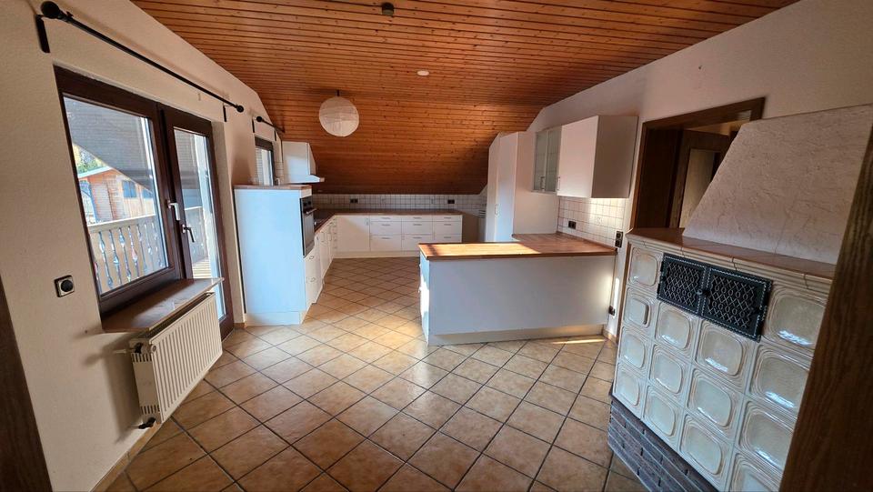 Dachgeschoßwohnung Meckesheim - 4 Zimmer, 134 m&sup2;, 1.500&euro; | Angebot:26007783