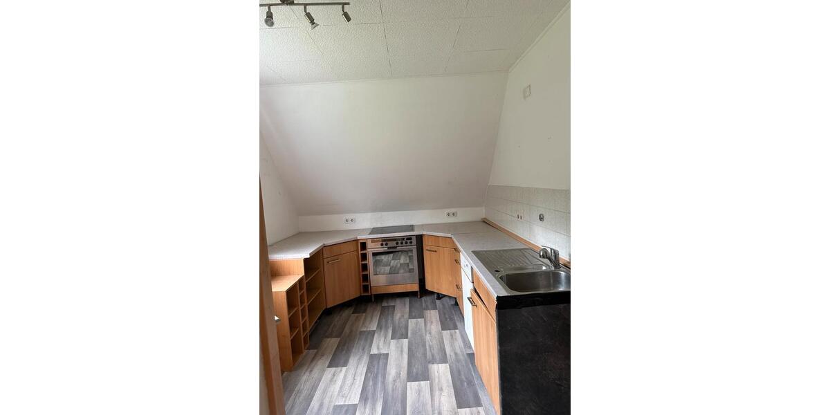 Dachgeschoßwohnung Kirchhundem - 6 Zimmer, 100 m&sup2;, 900&euro; | Angebot:26534191