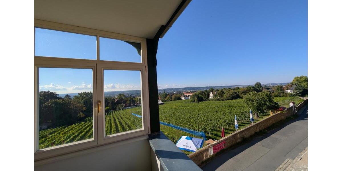 Etagenwohnung Radebeul - 3 Zimmer, 151 m&sup2;, 1.950&euro; | Angebot:25120921