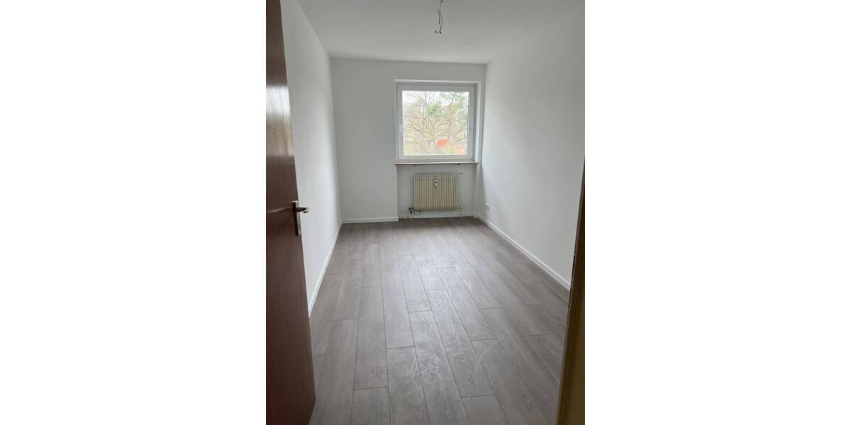Etagenwohnung Spardorf - 4 Zimmer, 92 m&sup2;, 1.390&euro; | Angebot:26188535