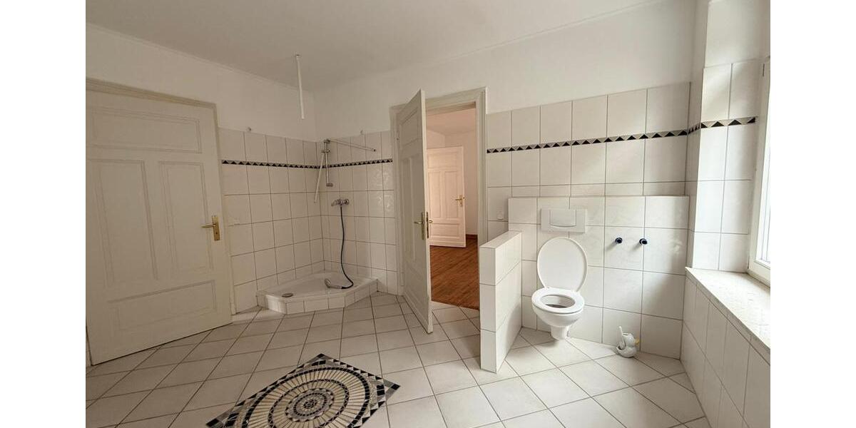 Etagenwohnung Wiehl - 4 Zimmer, 130 m&sup2;, 1.450&euro; | Angebot:25538771