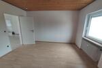 3- Zi. DG Wohnung mit 2 Balkonen und Garage