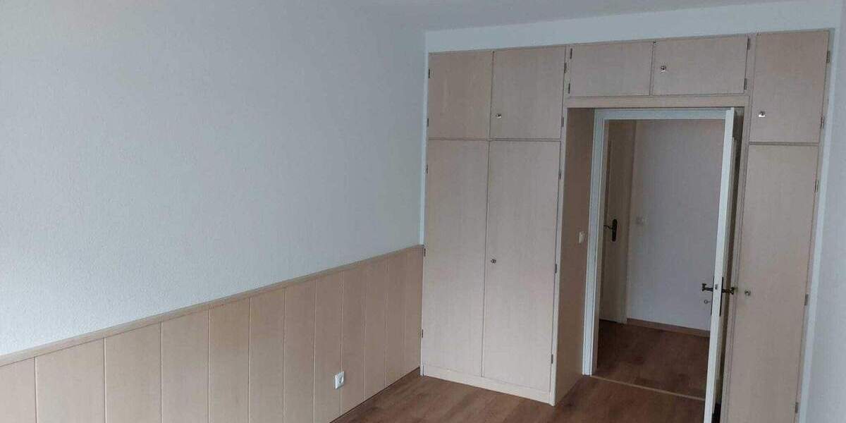 Geräumige 3,5 Zimmer Wohnung in bester Lage direkt an der Wöhrder Wiese mit Stellplatz 3 zimmer