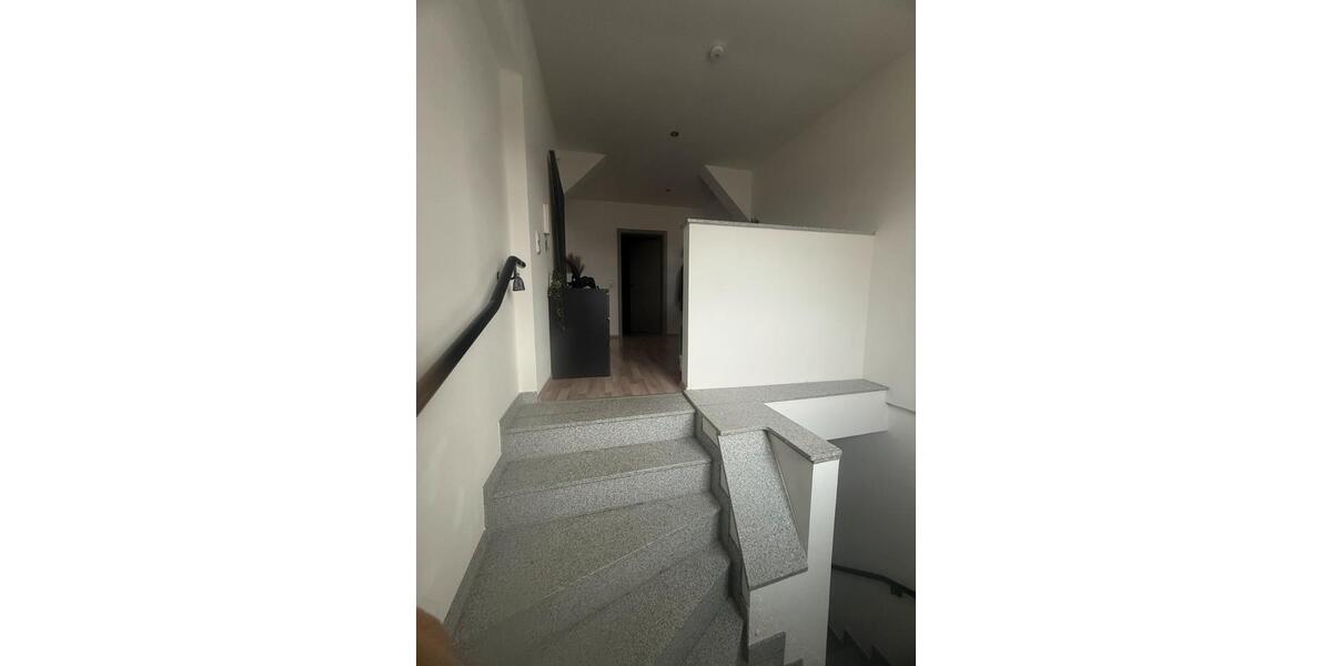 Dachgeschoßwohnung Riesa - 2 Zimmer, 75 m&sup2;, 625&euro; | Angebot:25120910