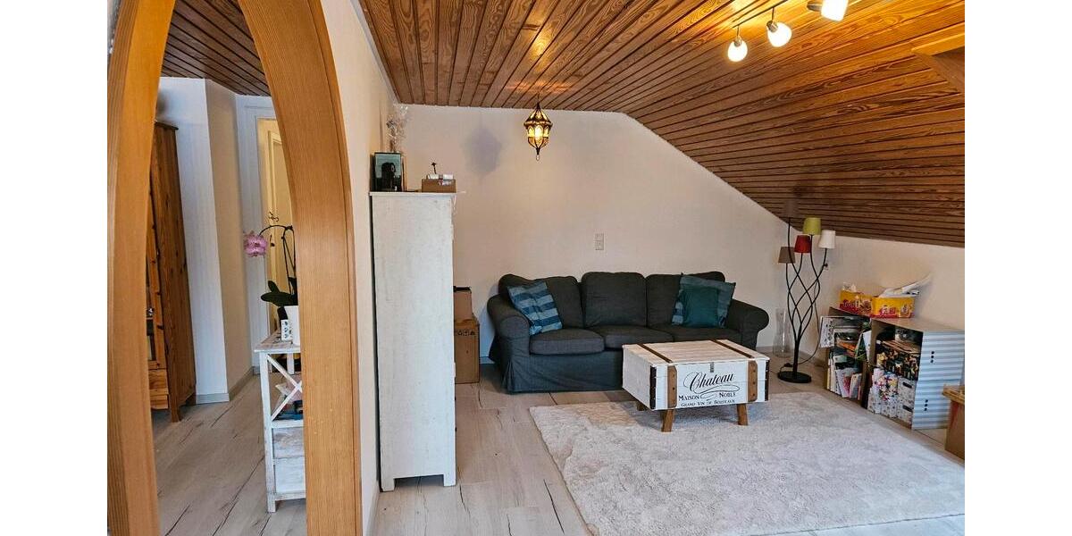 Dachgeschoßwohnung Aalen Attenhofen - 4 Zimmer, 104 m&sup2;, 1.200&euro; | Angebot:24775291