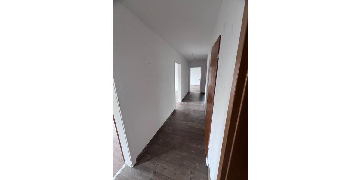 Etagenwohnung Siegen - 5 Zimmer, 111 m&sup2;, 1.150&euro; | Angebot:24752166