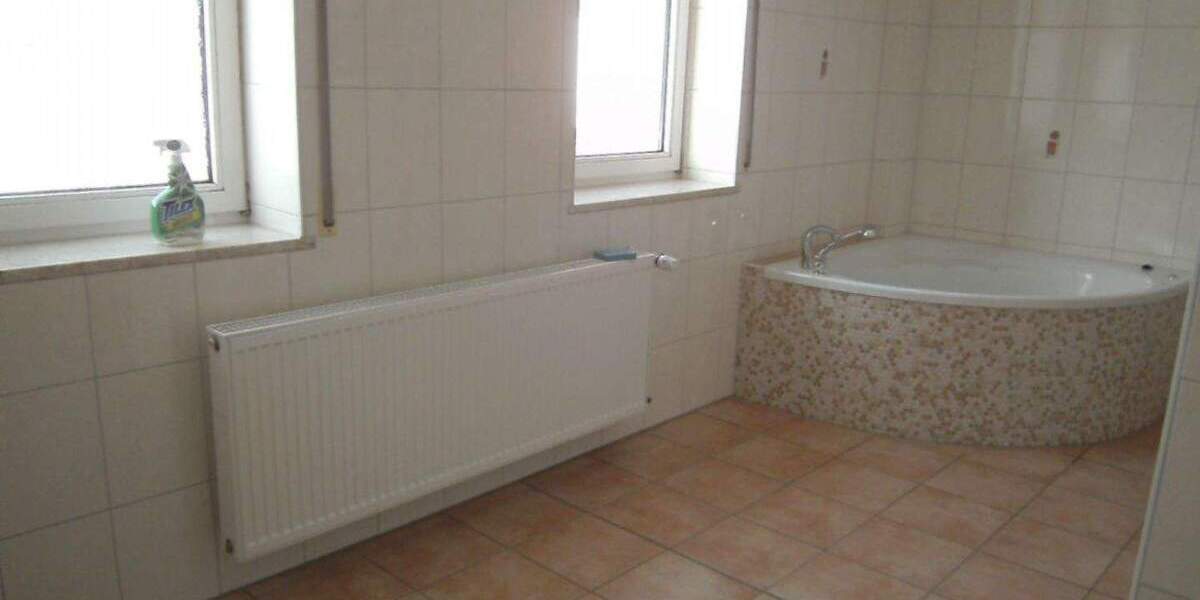 Mehrfamilienhaus, Wohnhaus Sulzbach-Rosenberg Unterschwaig - 8 Zimmer, 250 m&sup2;, 2.060&euro; | Angebot:25665485