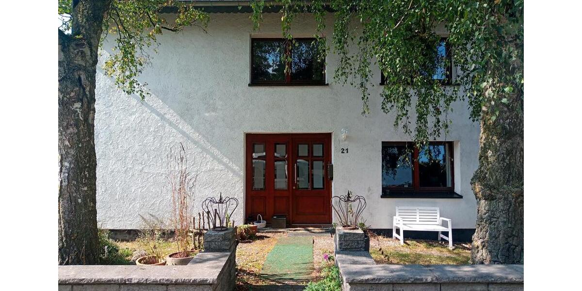 Wohnen auf Zeit Marsberg - 6 Zimmer, 160 m&sup2;, 275&euro; | Angebot:23877296